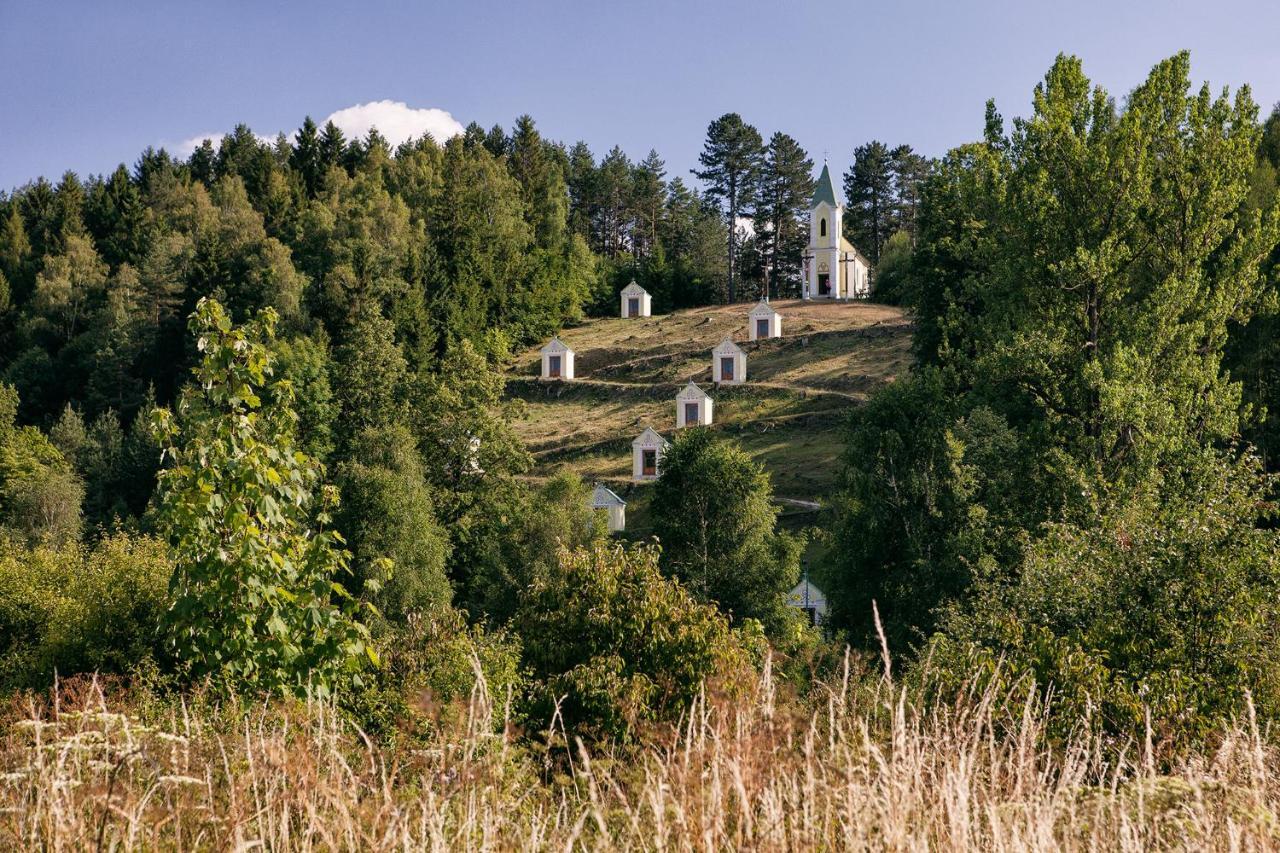Hostinec U Hromadov - Ubytovanie V Sukromi Rajecka Lesna Buitenkant foto